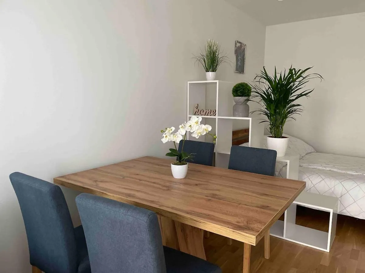 Deluxe Apartment With Balcony & Free Parking Vienna