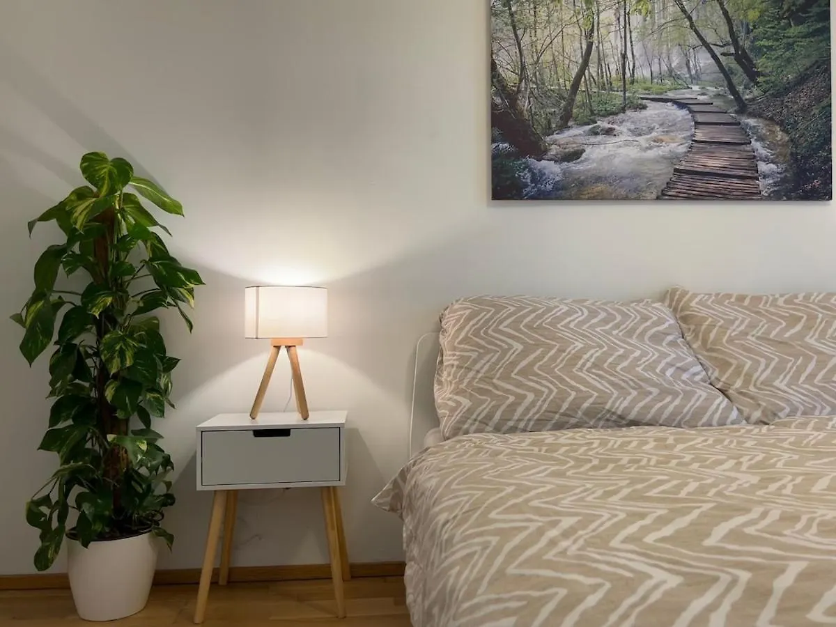 Deluxe Apartment With Balcony & Free Parking  Vienna