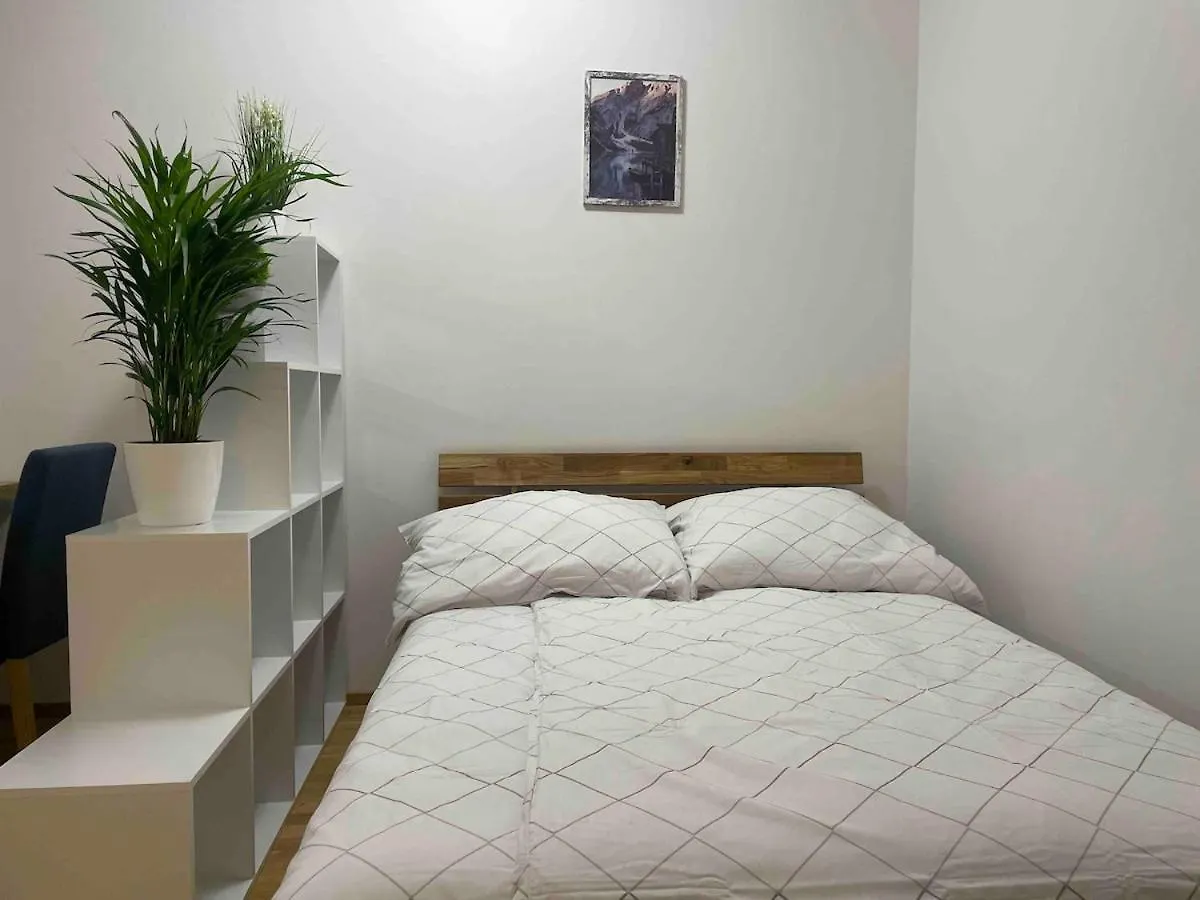 Deluxe Apartment With Balcony & Free Parking 0*, Vienna Austria