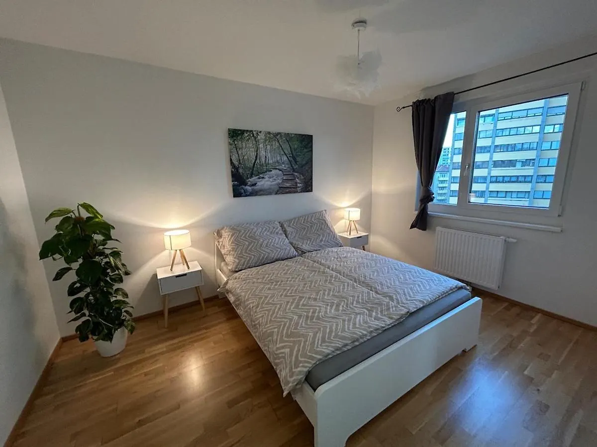 Deluxe Apartment With Balcony & Free Parking 0*, Vienna